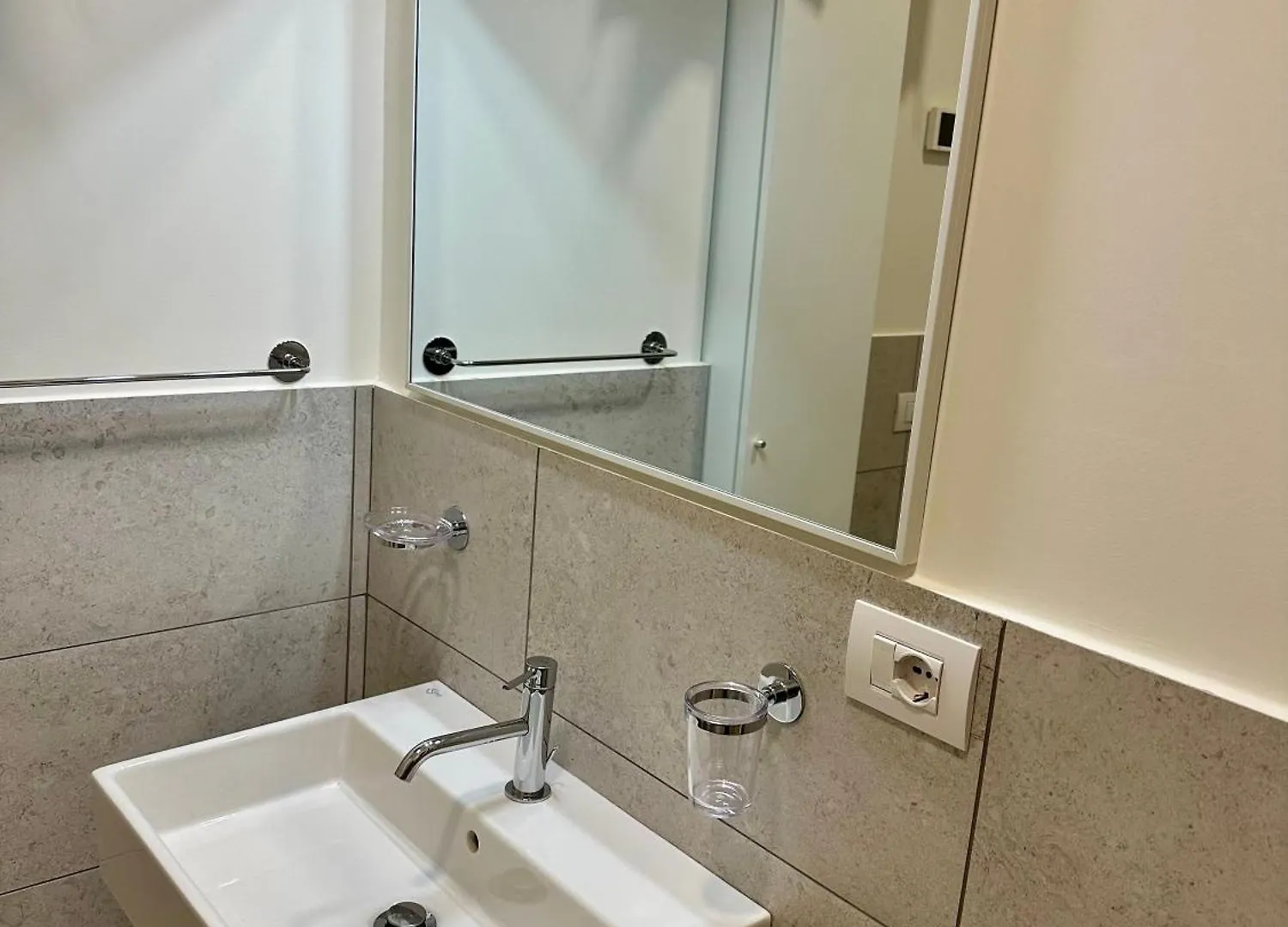 Spacious 2 Room Apartment Milan